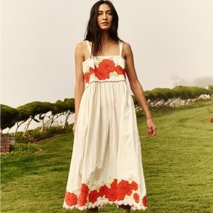 The Great The Applique Floral
Horizon Dress. --
Cream with Red